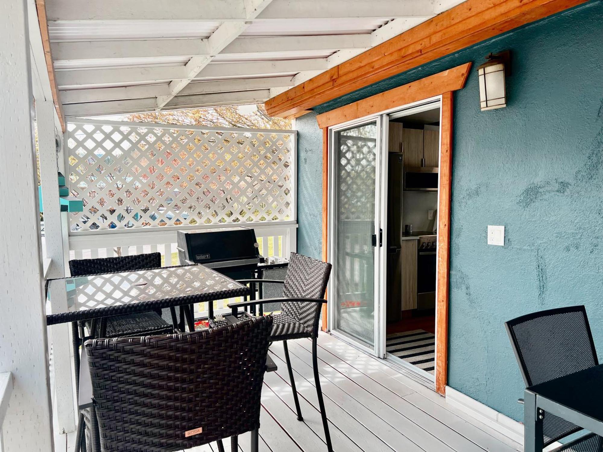 Peachland Beach Resort Exterior photo