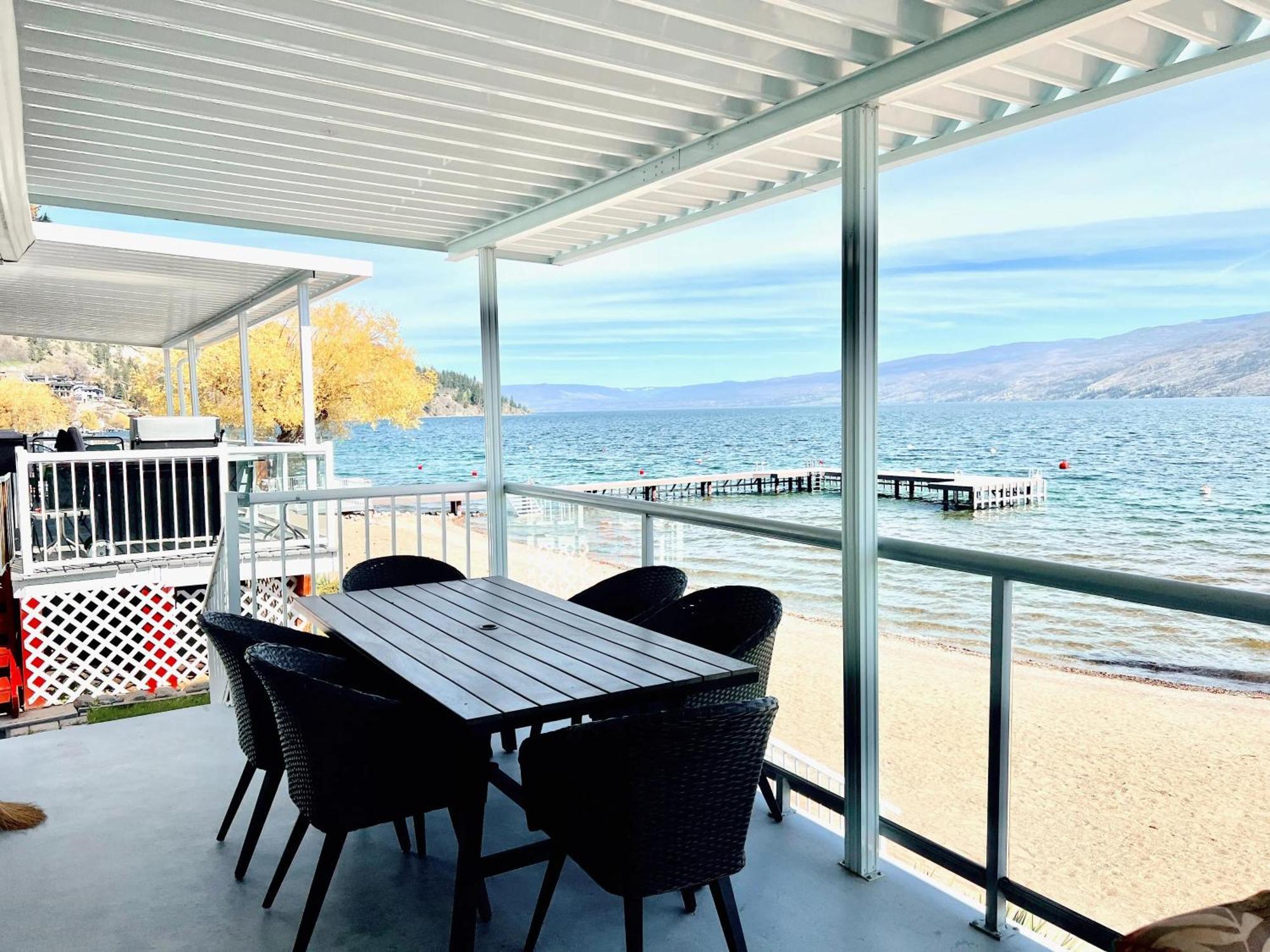 Peachland Beach Resort Exterior photo