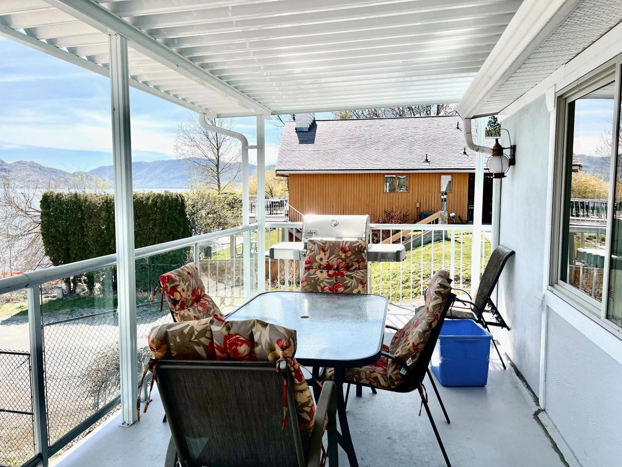 Peachland Beach Resort Exterior photo
