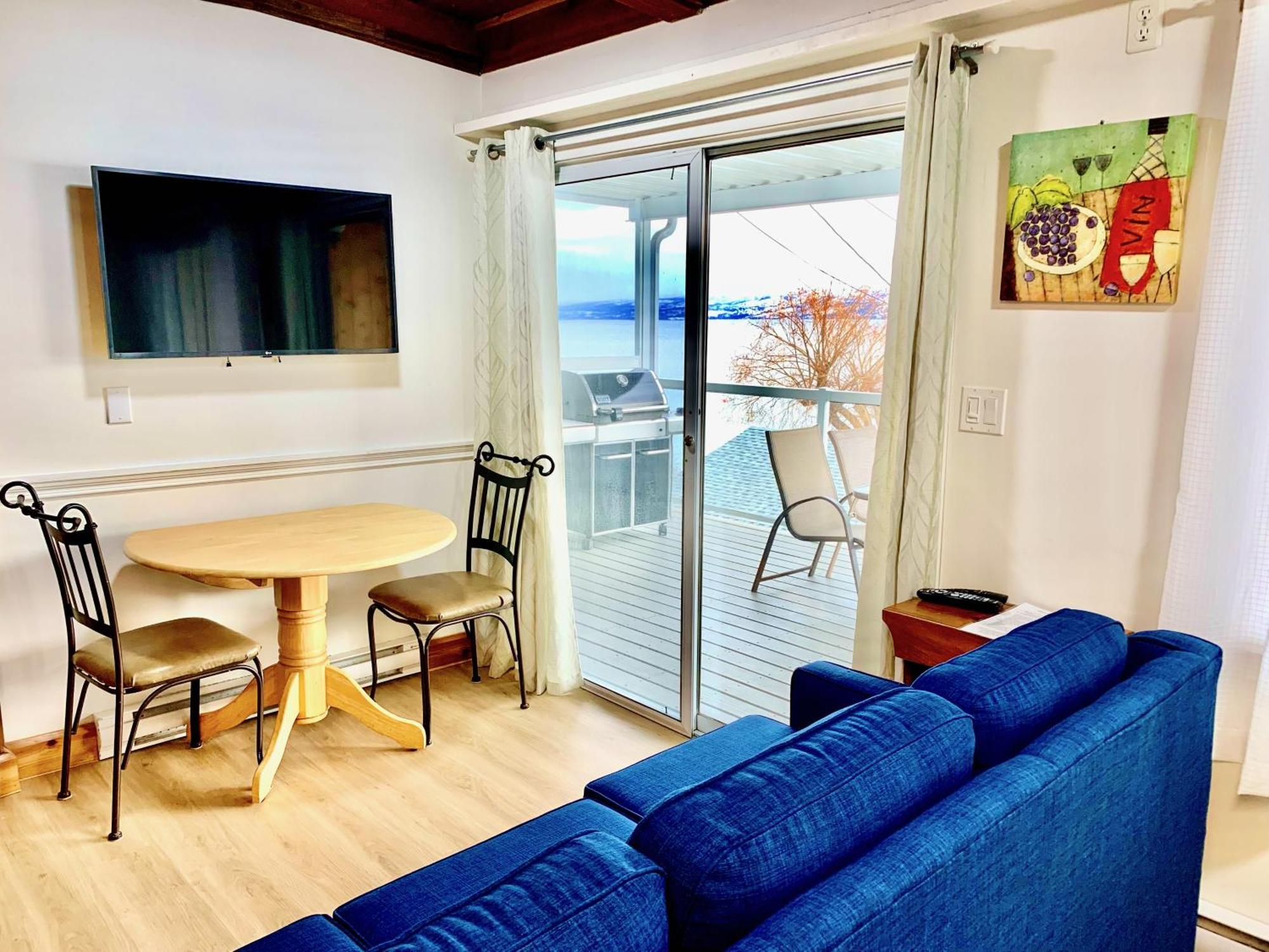 Peachland Beach Resort Exterior photo