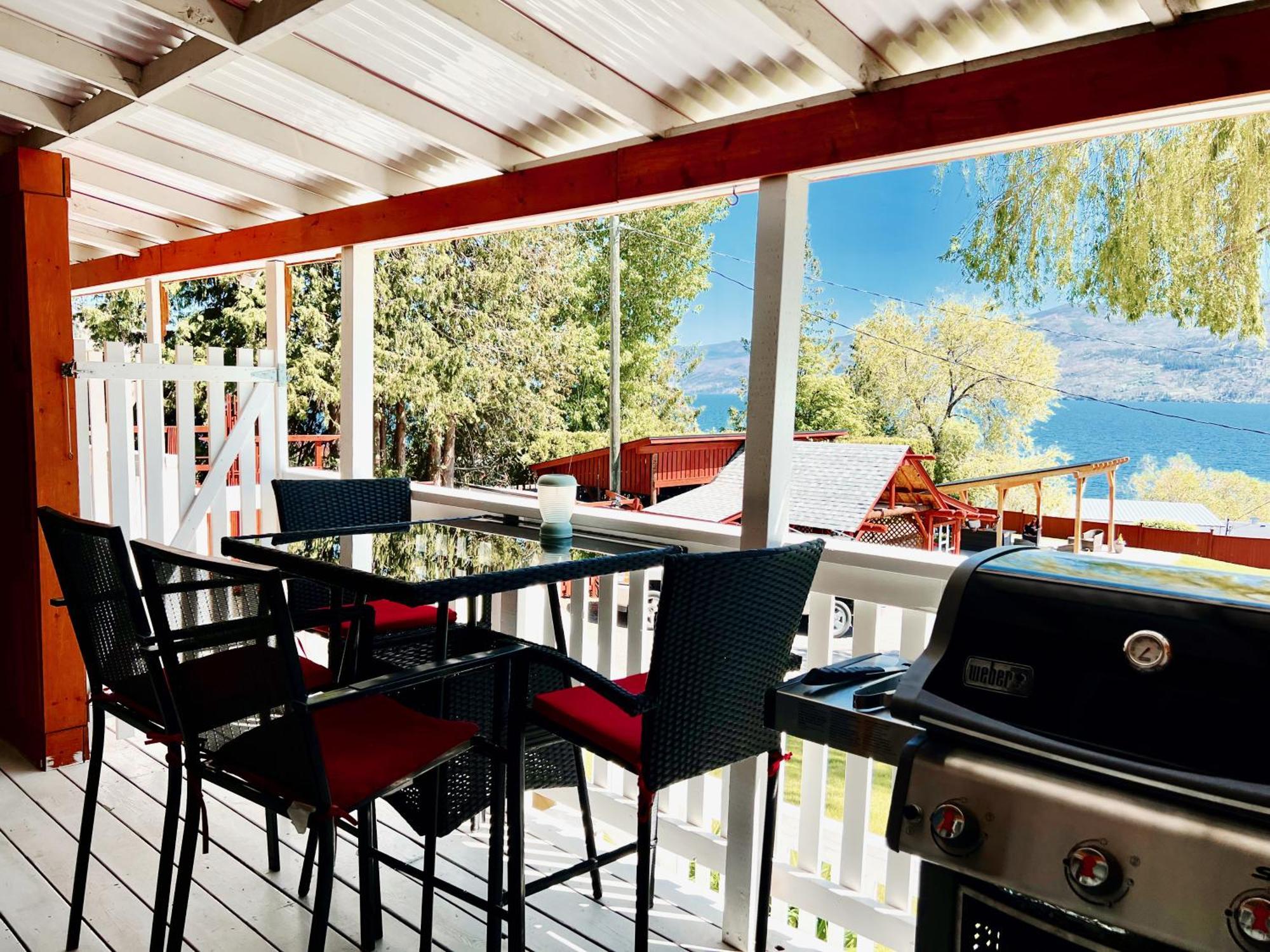 Peachland Beach Resort Exterior photo