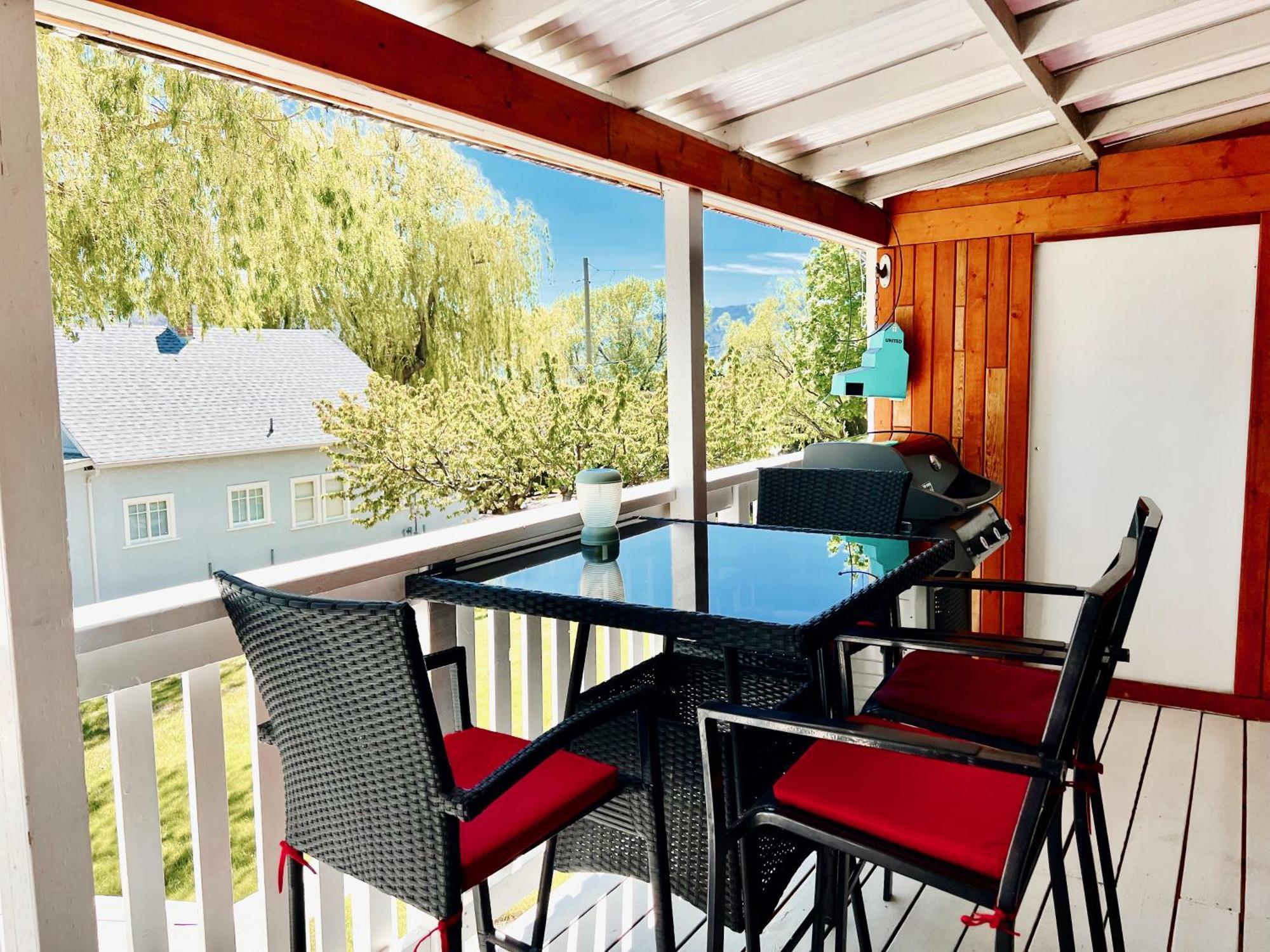 Peachland Beach Resort Exterior photo