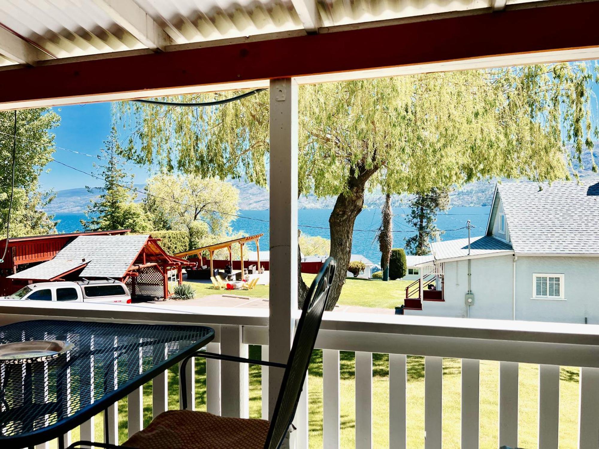 Peachland Beach Resort Exterior photo