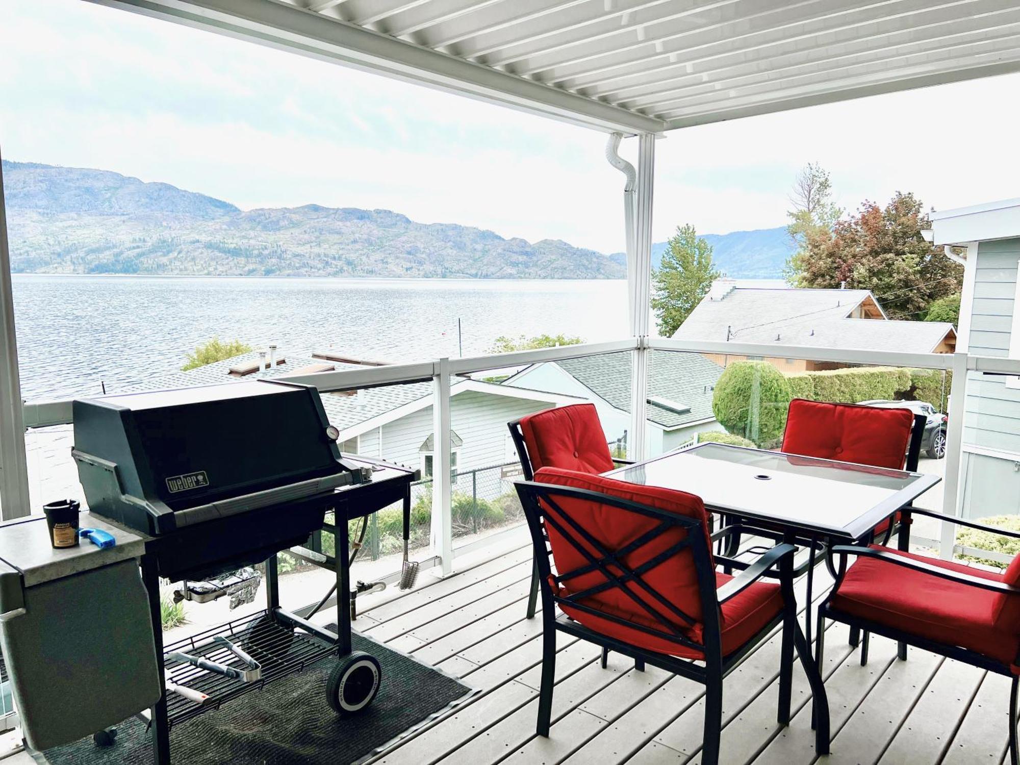Peachland Beach Resort Exterior photo